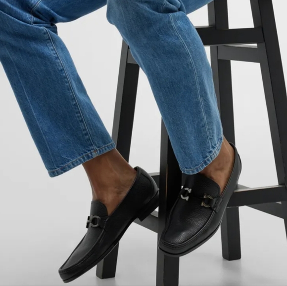 Ferragamo Men's  Grandioso Grained Black Calkskin Gancini Loafer size 8.5 - Picture 2 of 9